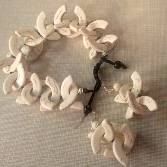 New beautiful artwork White Howlite Bracelet Set - Picture 2 of 11